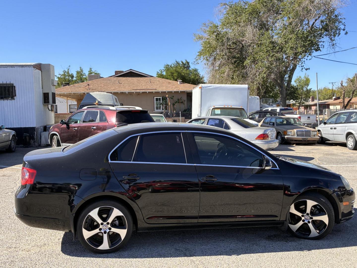 2006 Volkswagen New Jetta TDI (3VWST71K76M) with an 1.9L L4 SOHC 8V TURBO engine, located at 44356 Date Ave., Lancaster, CA, 93534, (661) 945-6555, 34.688919, -118.139374 - Photo#2