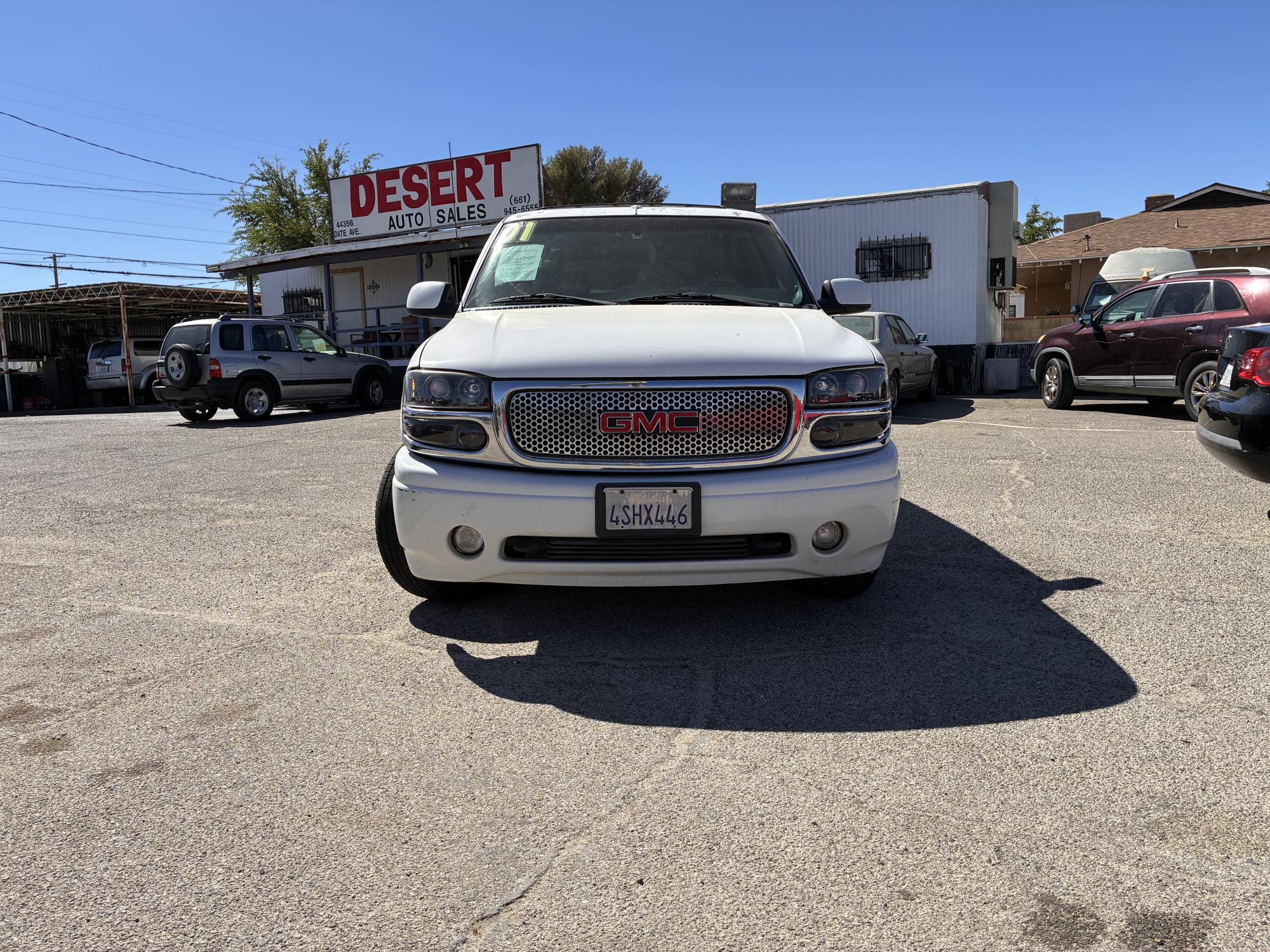 photo of 2001 GMC Yukon Denali Base
