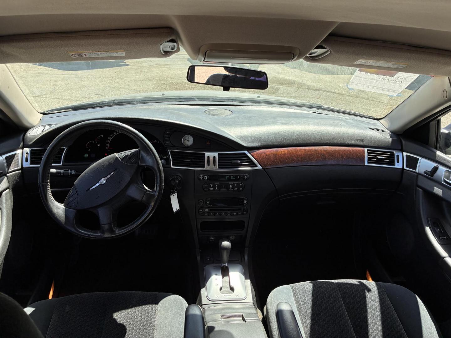 2004 Chrysler Pacifica FWD (2C4GM68424R) with an 3.5L V6 SOHC 24V engine, 4-Speed Automatic Overdrive transmission, located at 44356 Date Ave., Lancaster, CA, 93534, (661) 945-6555, 34.688919, -118.139374 - Photo#4