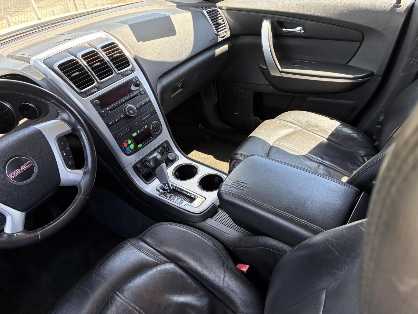 2012 GMC Acadia SLT-1 AWD (1GKKVRED3CJ) with an 3.6L V6 DOHC 24V engine, 6-Speed Automatic transmission, located at 44356 Date Ave., Lancaster, CA, 93534, (661) 945-6555, 34.688919, -118.139374 - Photo#3