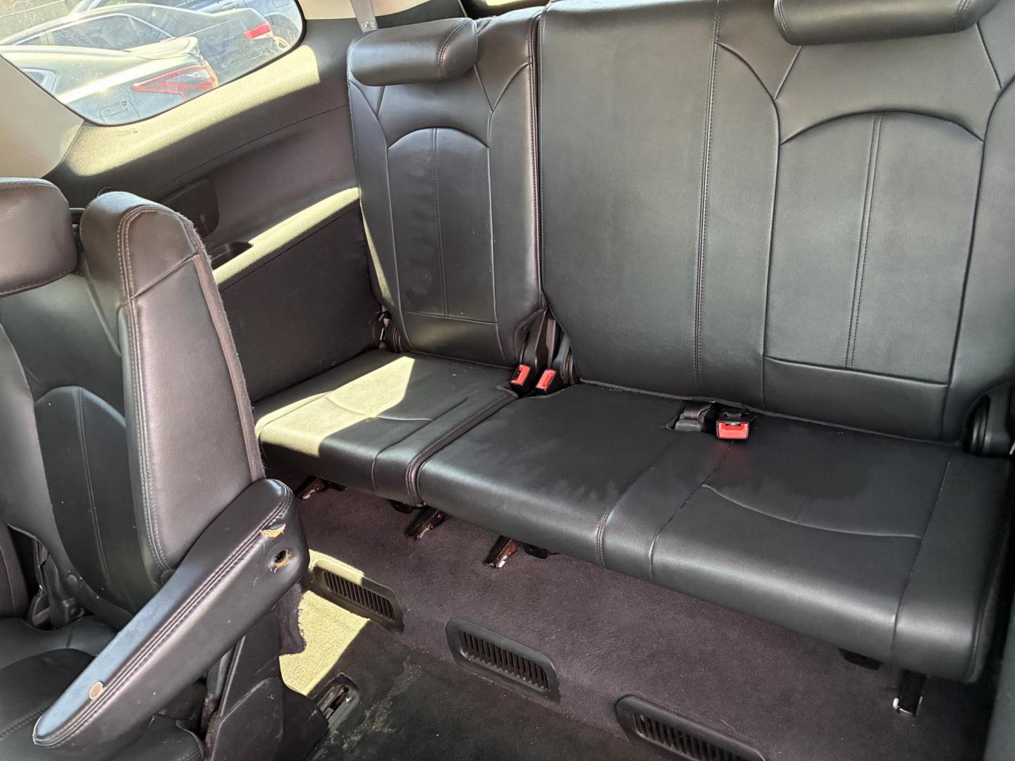 2012 GMC Acadia SLT-1 AWD (1GKKVRED3CJ) with an 3.6L V6 DOHC 24V engine, 6-Speed Automatic transmission, located at 44356 Date Ave., Lancaster, CA, 93534, (661) 945-6555, 34.688919, -118.139374 - Photo#6