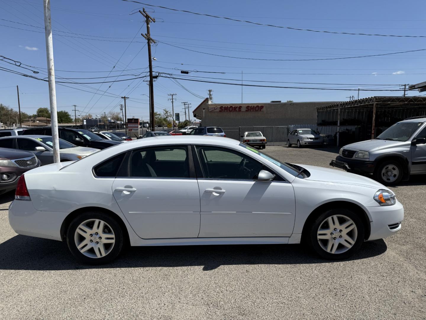 2016 Chevrolet Impala Limited LT (2G1WB5E31G1) with an 3.6L V6 DOHC 16V FFV engine, 6-Speed Automatic transmission, located at 44356 Date Ave., Lancaster, CA, 93534, (661) 945-6555, 34.688919, -118.139374 - Photo#1