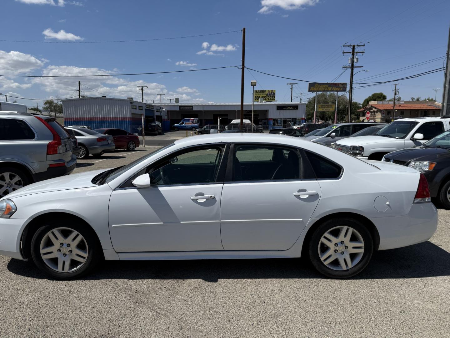 2016 Chevrolet Impala Limited LT (2G1WB5E31G1) with an 3.6L V6 DOHC 16V FFV engine, 6-Speed Automatic transmission, located at 44356 Date Ave., Lancaster, CA, 93534, (661) 945-6555, 34.688919, -118.139374 - Photo#2