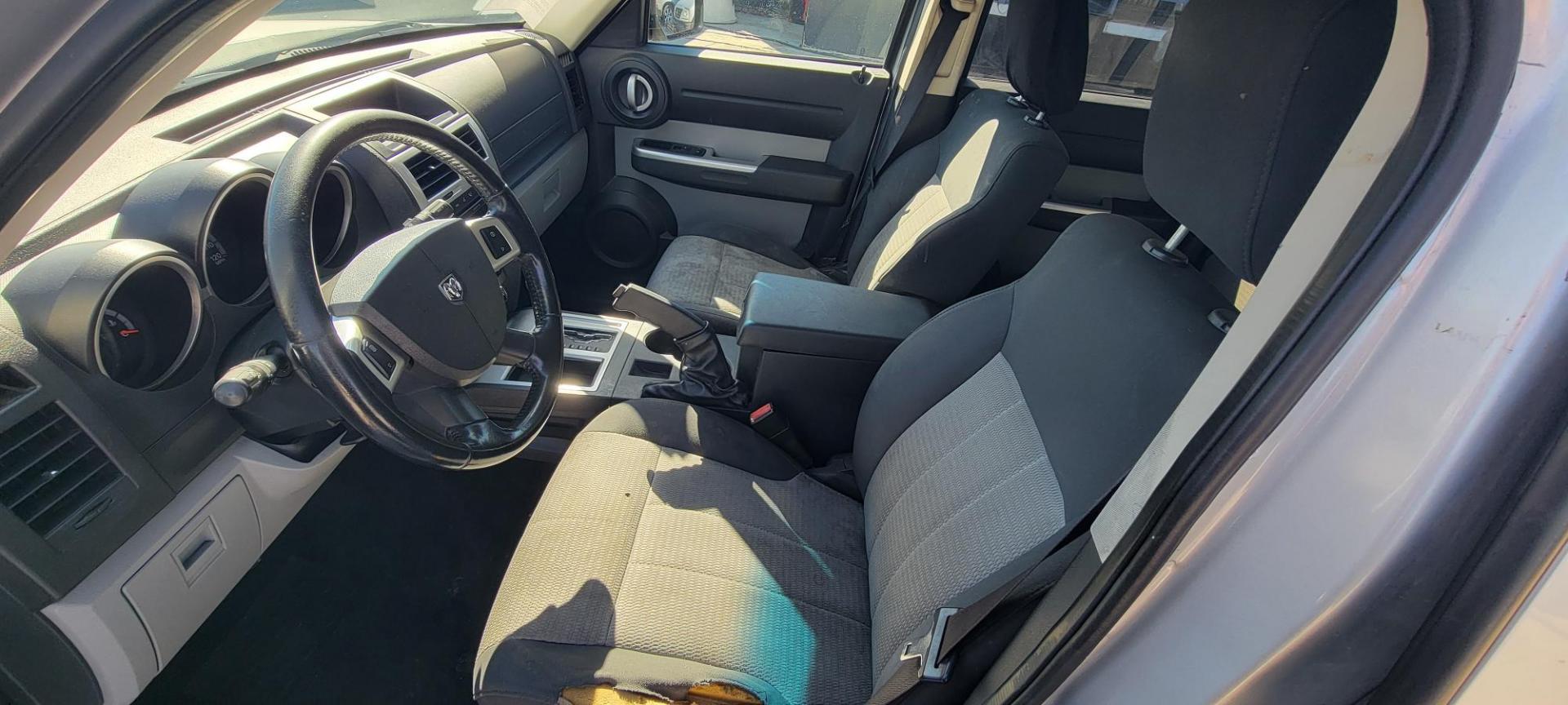 2007 /GRAY Dodge Nitro SLT 2WD (1D8GT58K67W) with an 3.7L V6 SOHC 12V engine, 4-Speed Automatic Overdrive transmission, located at 44356 Date Ave., Lancaster, CA, 93534, (661) 945-6555, 34.688919, -118.139374 - Photo#5