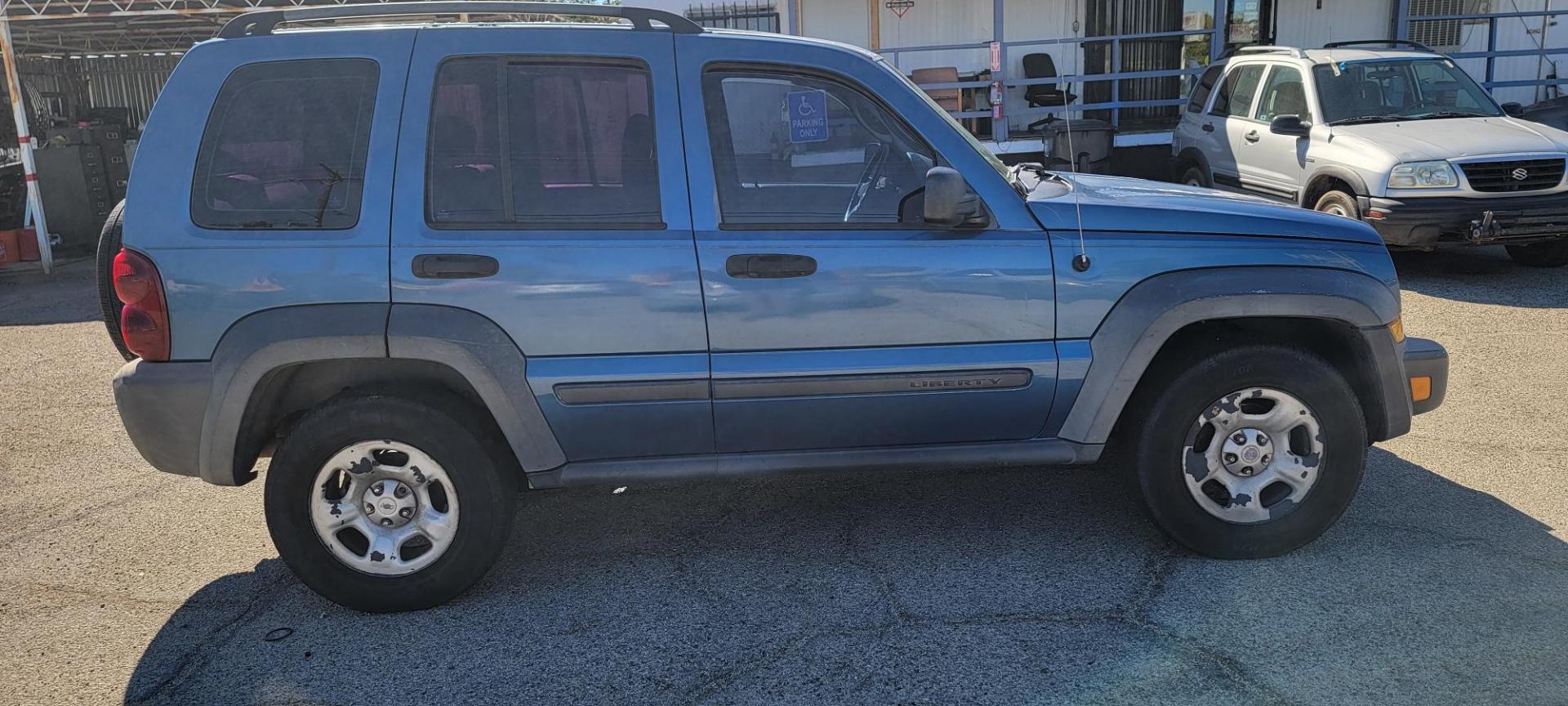 2006 Jeep Liberty Sport 2WD (1J4GK48K76W) with an 3.7L V6 SOHC 12V engine, AUTO transmission, located at 44356 Date Ave., Lancaster, CA, 93534, (661) 945-6555, 34.688919, -118.139374 - Photo#1
