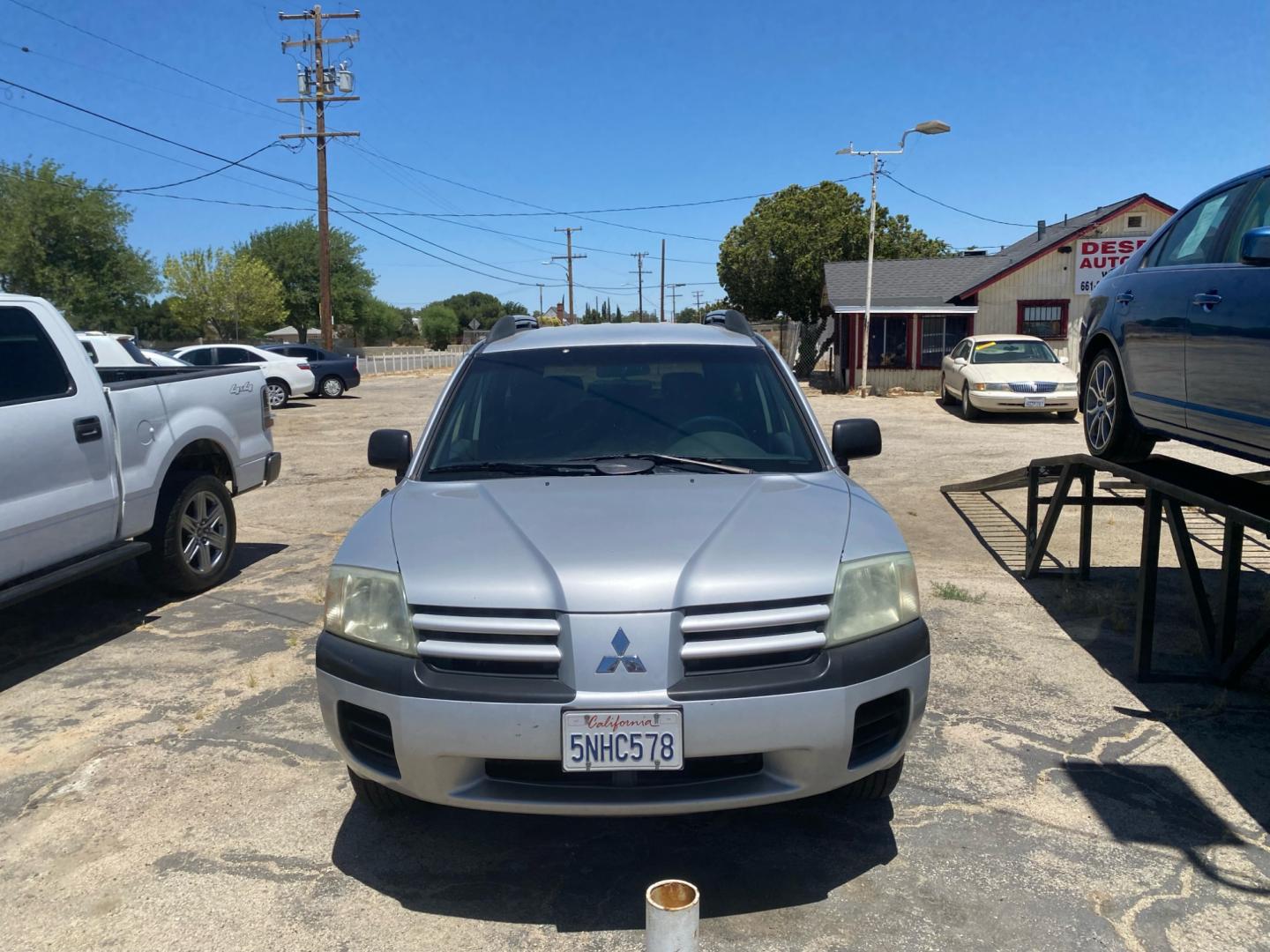 2005 Mitsubishi Endeavor LS AWD (4A4MN21S95E) with an 3.8L V6 SOHC 24V engine, 4-Speed Automatic Overdrive transmission, located at 44356 Date Ave., Lancaster, CA, 93534, (661) 945-6555, 34.688919, -118.139374 - Photo#0