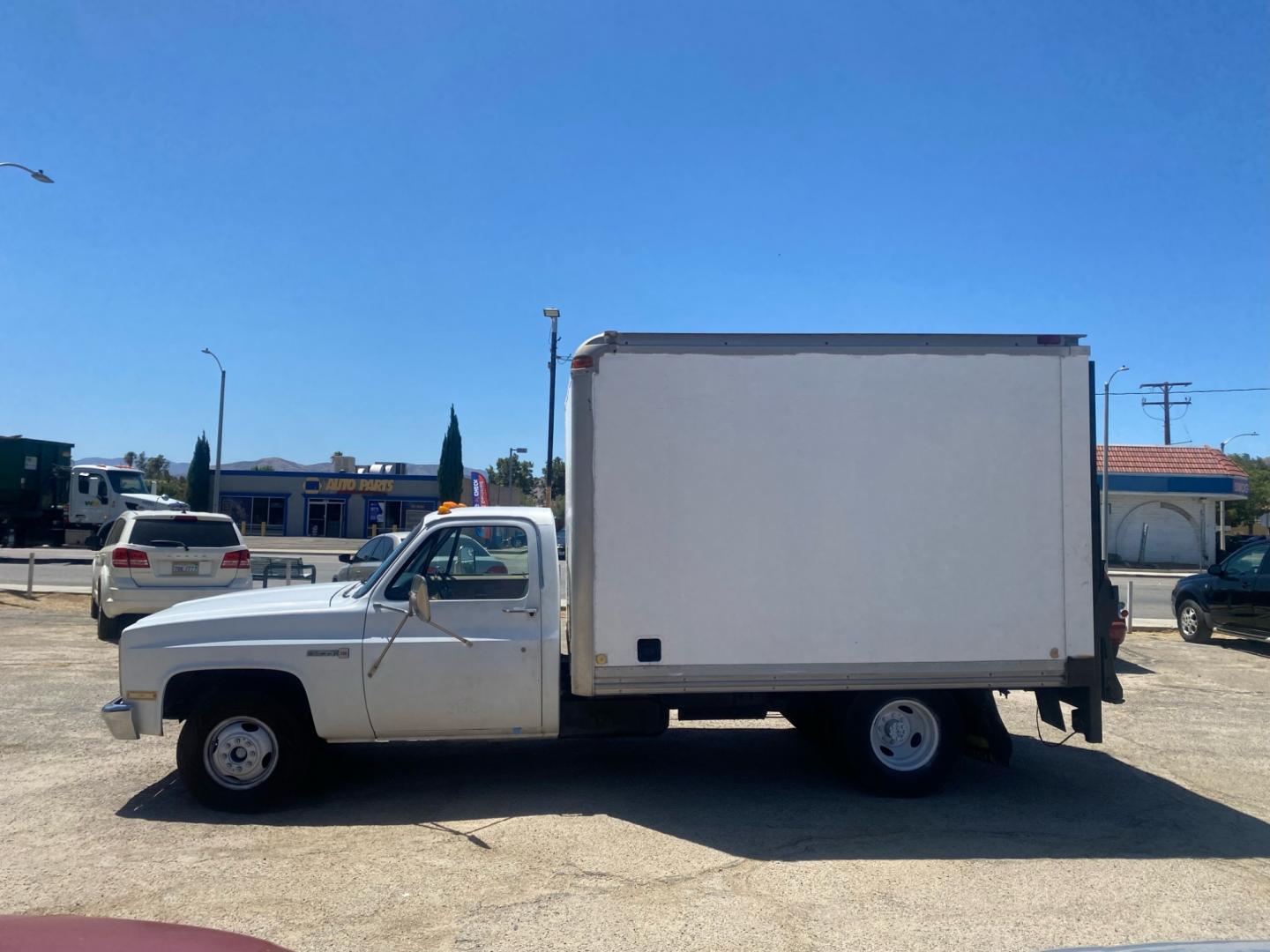 1988 GMC R3500 High Sierra 2WD (1GDHR34K4JJ) with an 5.7L V8 OHV 16V engine, located at 44356 Date Ave., Lancaster, CA, 93534, (661) 945-6555, 34.688919, -118.139374 - Photo#1
