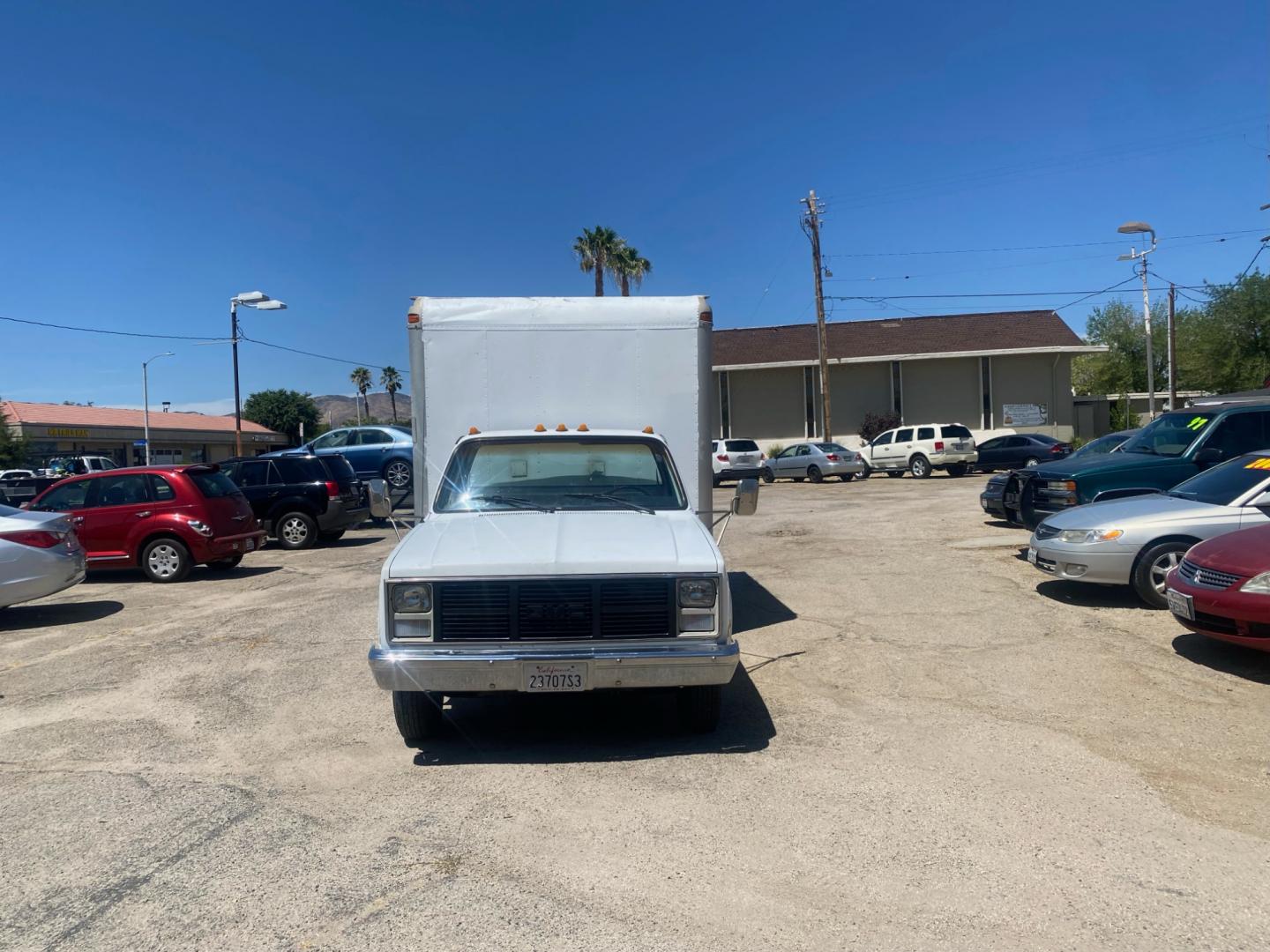 1988 GMC R3500 High Sierra 2WD (1GDHR34K4JJ) with an 5.7L V8 OHV 16V engine, located at 44356 Date Ave., Lancaster, CA, 93534, (661) 945-6555, 34.688919, -118.139374 - Photo#3